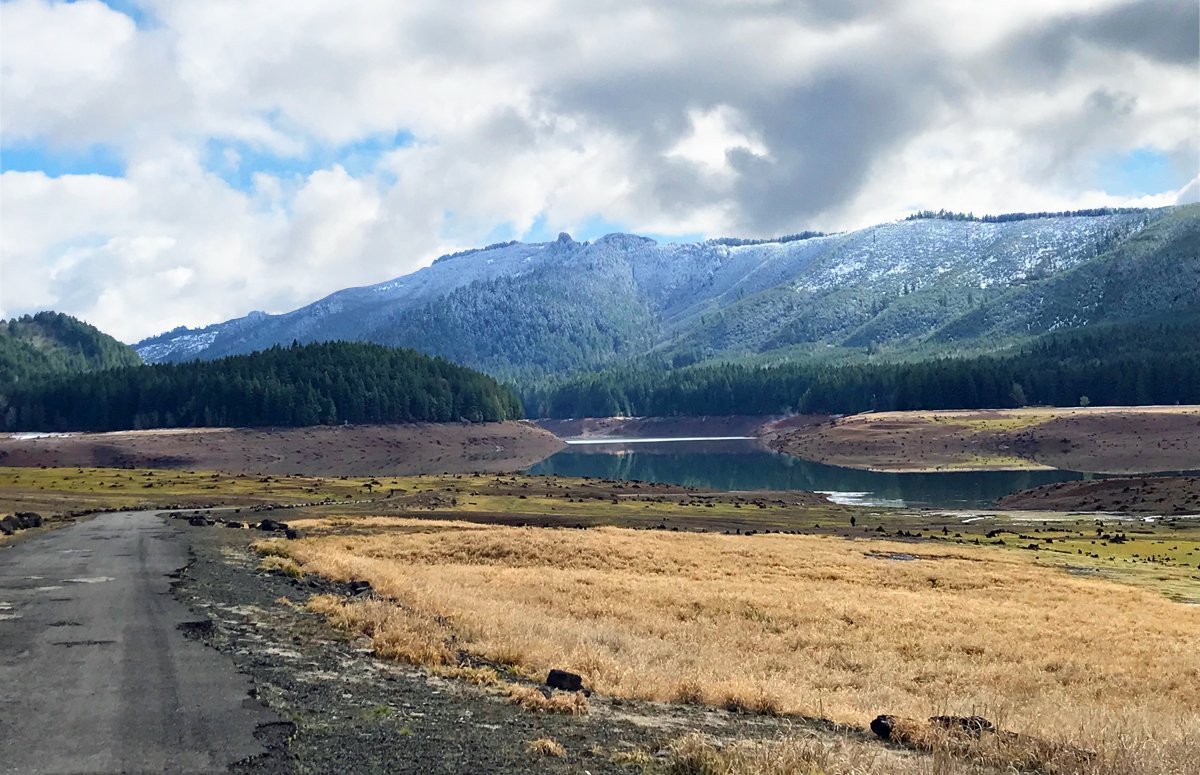 Best winter hikes near Eugene with kids - FAll Creek Lake