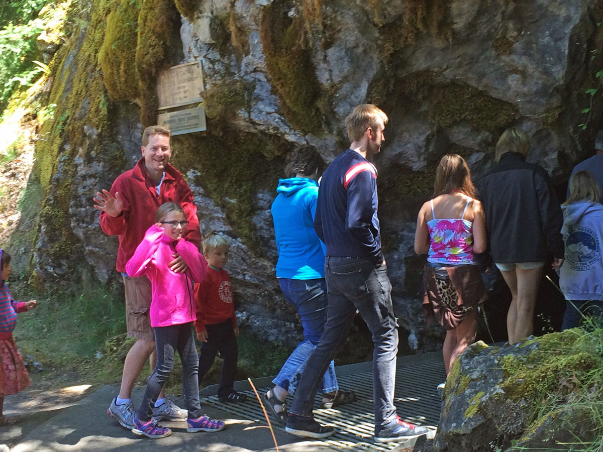 Explore Oregon Caves with kids - unique and fun tours!