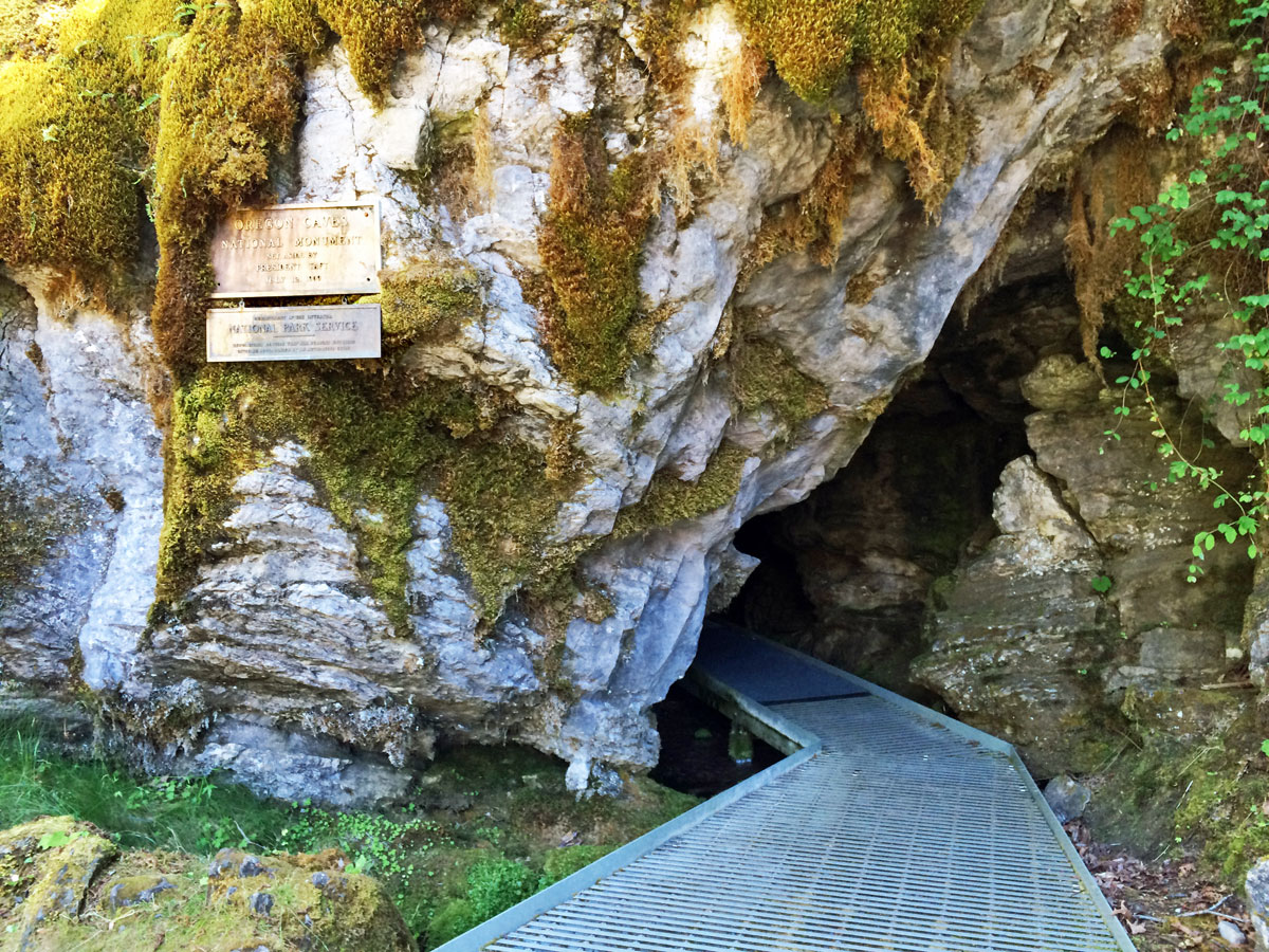 The entrance to the Oregon Caves.