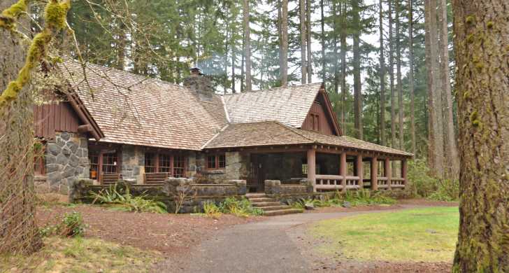 The lodge at Silver Falls State Park, made of local stone and wood.